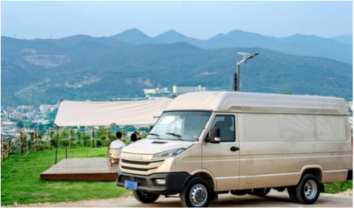 依维柯得意凭非承载车身与高效动力荣膺大奖