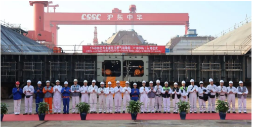 沪东中华2艘新船相继入坞