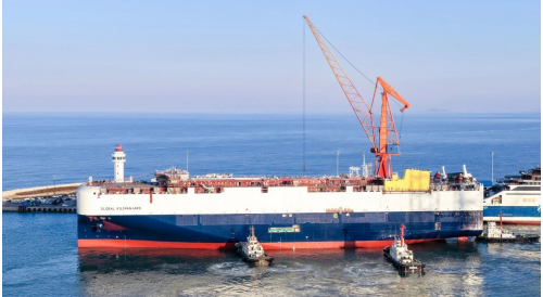 招商船舶威海船厂一船下水一船铺底