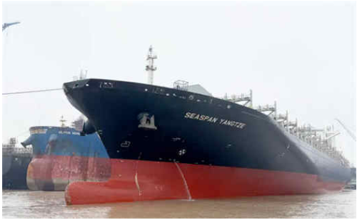 上海中远海运重工 又一系列甲醇双燃料改造项目首制船进厂